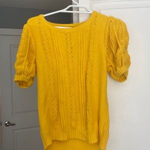 Puffy sleeve sweater